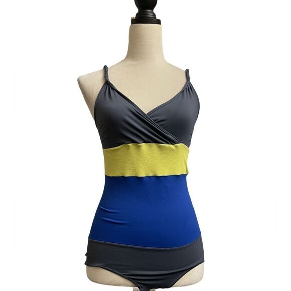 VPL One Piece Color Block Bathing Suit w/Twisted Straps (Size: Medium) - Picture 1 of 10